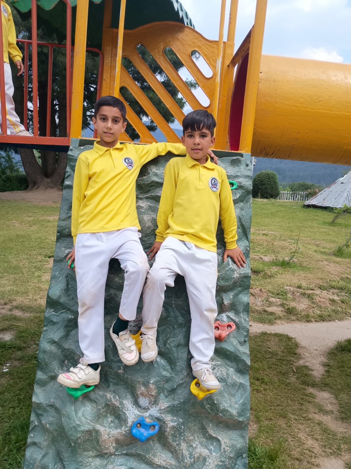 মোসম টেইলার্স - ছবি ২৭